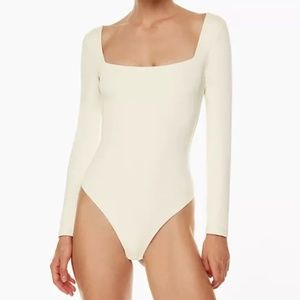 Babaton Contour Squarekneck Longsleeve Bodysuit, Birch